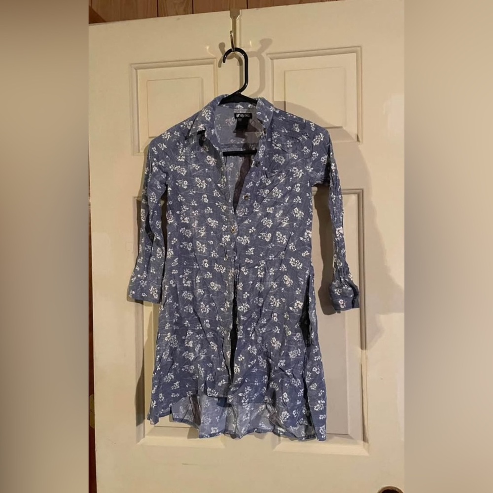 Lily White Blue and White Patterned Top